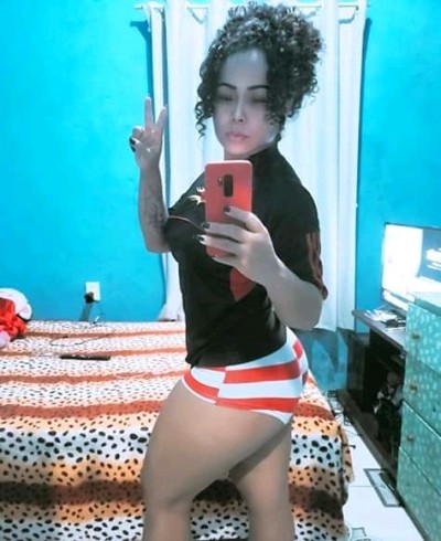 mujer-morena-ricura-tetitas-culito-te-espero