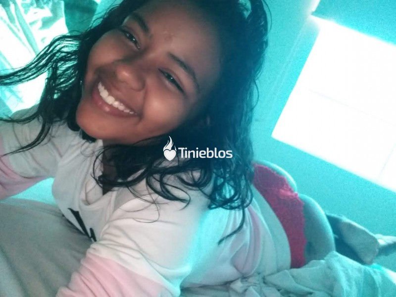 pequena-morena-arrecha-por-ti-escribeme-y-la-pasaremos-super