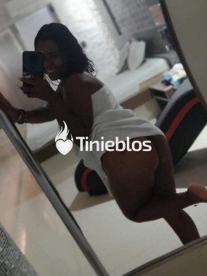 pequena-morena-arrecha-por-ti-escribeme-y-la-pasaremos-super