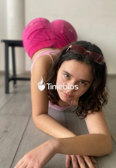 petite-paisa-bajita-traviesa-y-caliente-en-medellin-sexo-rico