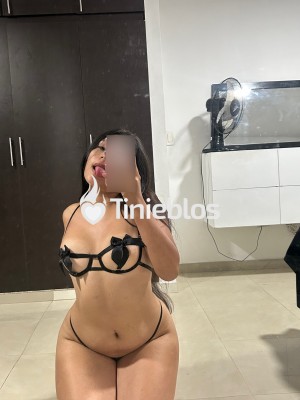 pelinegra-culona-hermosa-scort-muy-arrecha-y-complaciente